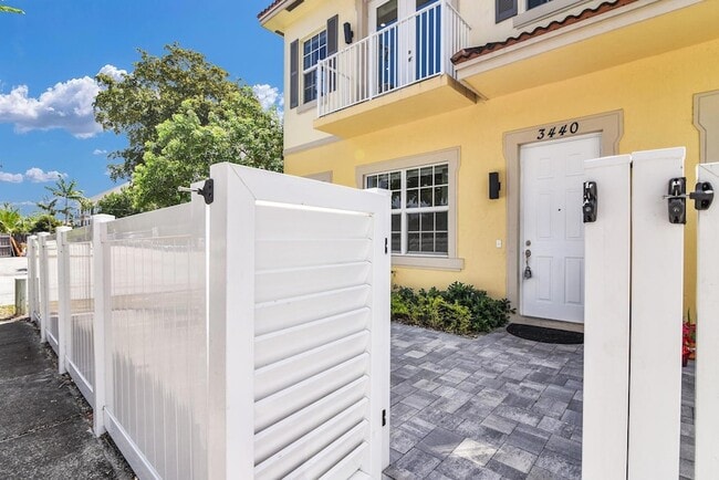 3440 NE 15th Ave in Oakland Park, FL - Building Photo - Building Photo