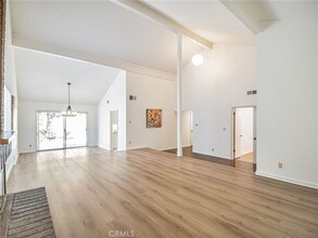 4 Peacock Ln, Unit 609 in Rolling Hills Estates, CA - Building Photo - Building Photo