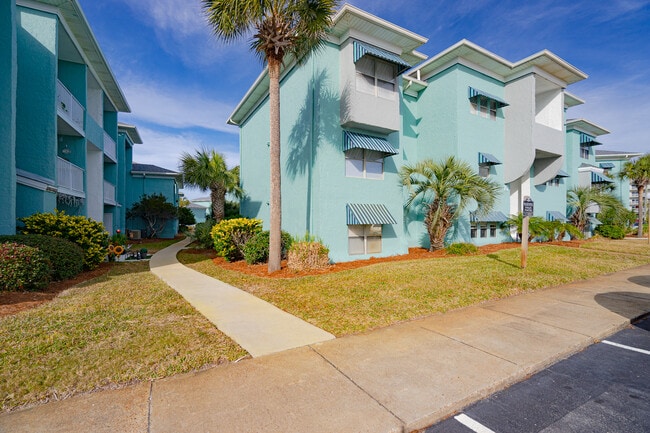 Somerset Oceanside Apartments in Fort Walton Beach, FL - Building Photo - Building Photo