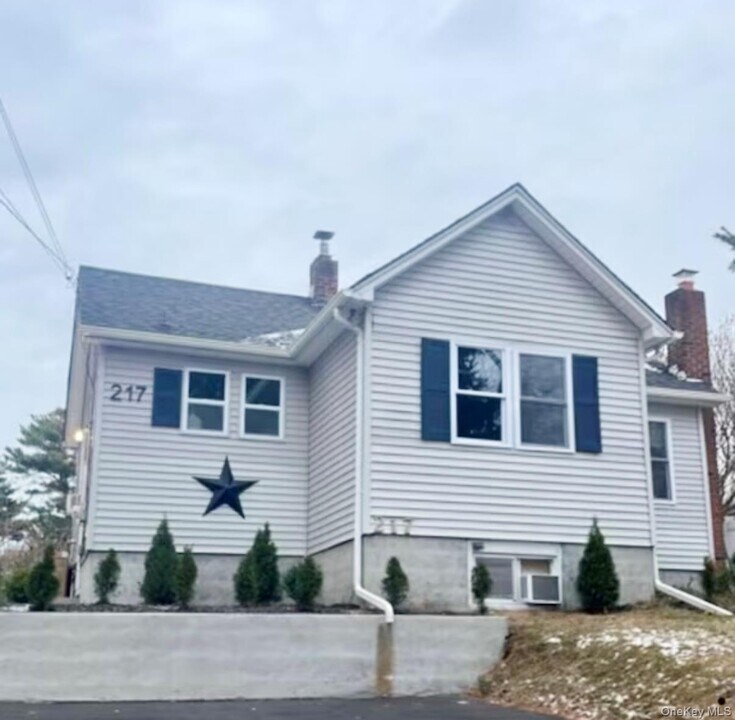217 Sound Beach Blvd in Sound Beach, NY - Building Photo