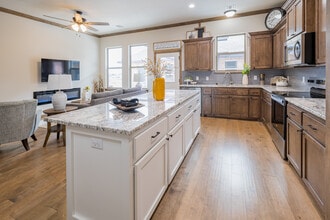 Belmont Cove North in Oklahoma City, OK - Building Photo - Interior Photo