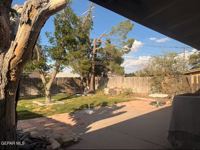 9613 Album Ave in El Paso, TX - Building Photo - Building Photo