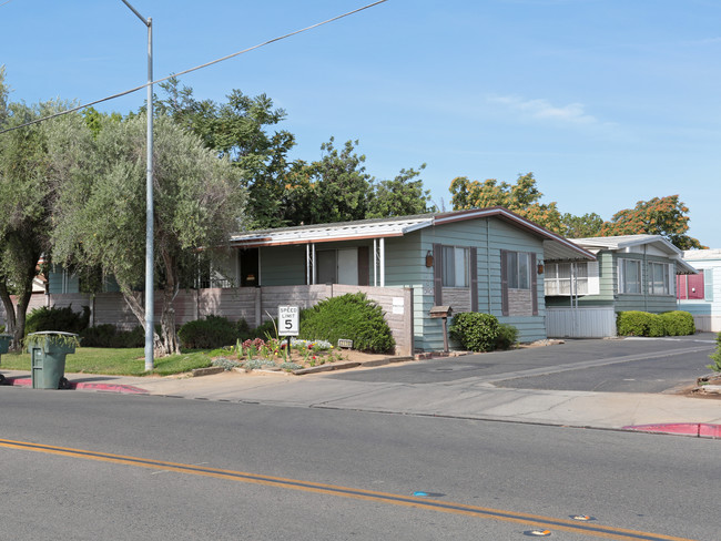 2110 Helm Ave in Clovis, CA - Building Photo - Building Photo