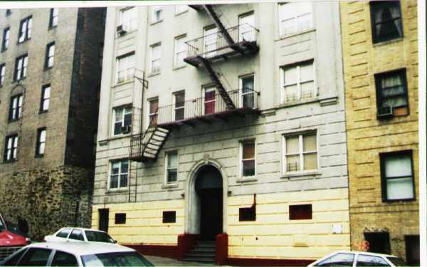 558-560 W 193rd St in New York, NY - Foto de edificio - Building Photo