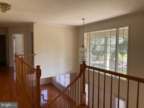 8 Poplar Ct in West Windsor Township, NJ - Building Photo - Building Photo