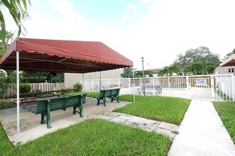 3791 NW 78th Ave in Hollywood, FL - Building Photo - Building Photo
