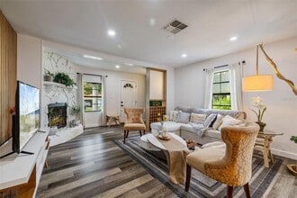 1411 E Henry Ave in Tampa, FL - Building Photo - Building Photo