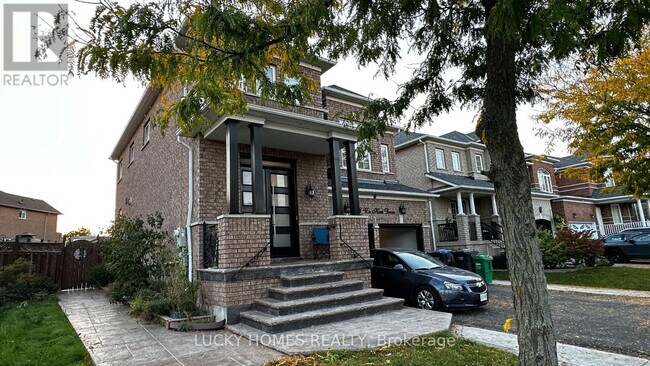 338 Van Kirk Dr in Brampton, ON - Building Photo - Building Photo