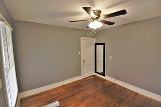 4405 Woodside St, Unit 1 in Houston, TX - Foto de edificio - Building Photo