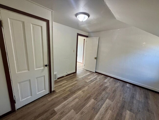 1305 Merrill Ave in Wausau, WI - Building Photo - Building Photo