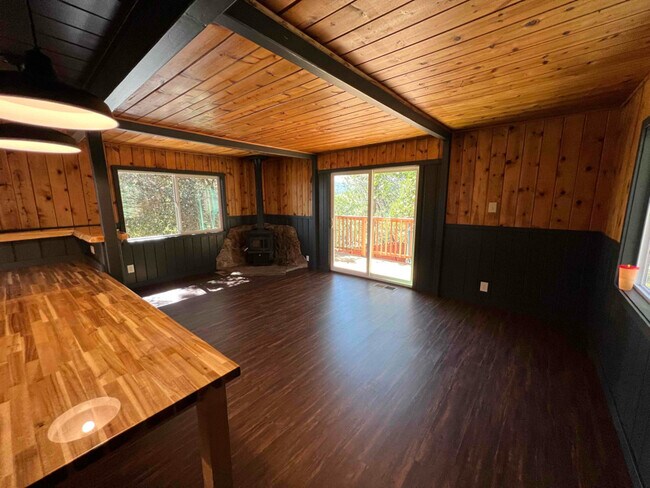 54374 Valley-View-Unit -Downstairs in Idyllwild, CA - Building Photo - Building Photo