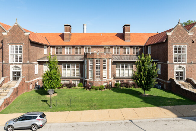 Lyon Apartments in St. Louis, MO - Foto de edificio - Building Photo