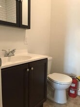 58 Medford St, Unit 1 in Somerville, MA - Foto de edificio - Building Photo