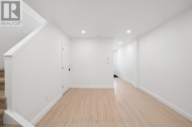 145 St Andrew St in Ottawa, ON - Building Photo - Building Photo