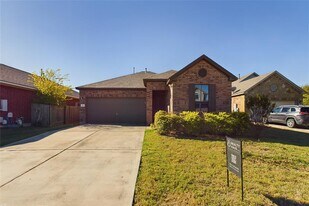 12013 Oaklynn Ct in Manor, TX - Building Photo
