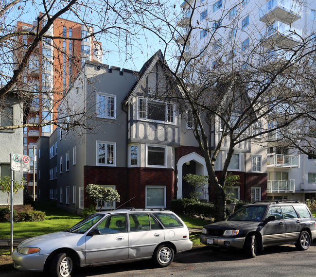 The Arlington in Vancouver, BC - Building Photo - Building Photo