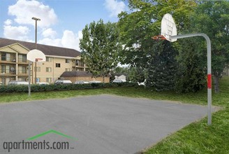 Tralee Terrace Apartments in Coon Rapids, MN - Building Photo - Building Photo