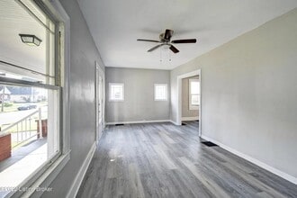 130 Gillette Ave in Louisville, KY - Foto de edificio - Building Photo