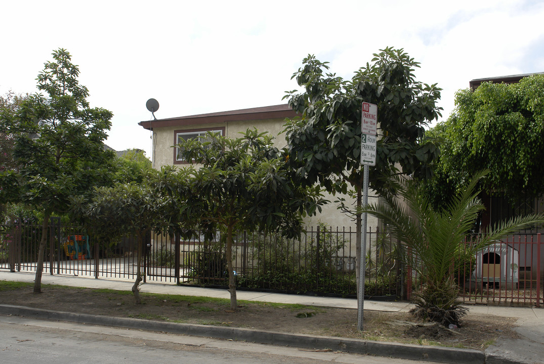 5732 Waring Ave in Los Angeles, CA - Building Photo