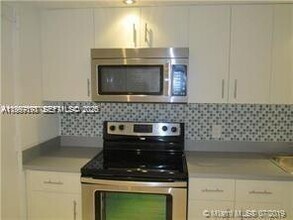 16701 NE 14th Ave in Miami, FL - Building Photo - Building Photo