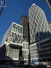 238 Simcoe St in Toronto, ON - Building Photo - Building Photo