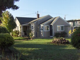 346 N 4th St in Springfield, OR - Building Photo