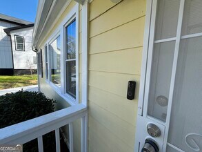 1392 Kenilworth Dr SW in Atlanta, GA - Foto de edificio - Building Photo