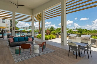 Atlas Grand Palms in Kissimmee, FL - Foto de edificio - Building Photo