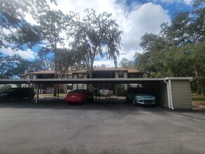 11411 Pike Ct in New Port Richey, FL - Foto de edificio - Building Photo