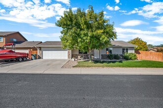 2952 Red Cloud Ln in Grand Junction, CO - Building Photo - Building Photo