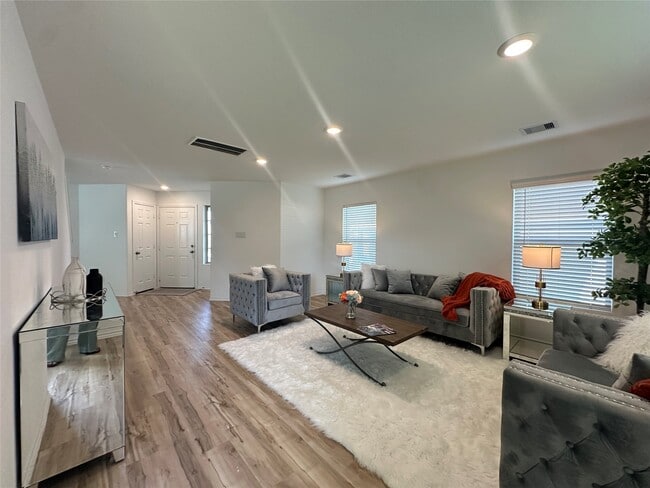 property at 11079 N Lake Mist Ln