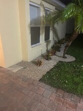 6416 Lake Sunrise Dr in Apollo Beach, FL - Building Photo - Building Photo