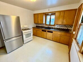 2216 Lefeber Ave, Unit Lower in Wauwatosa, WI - Building Photo - Building Photo