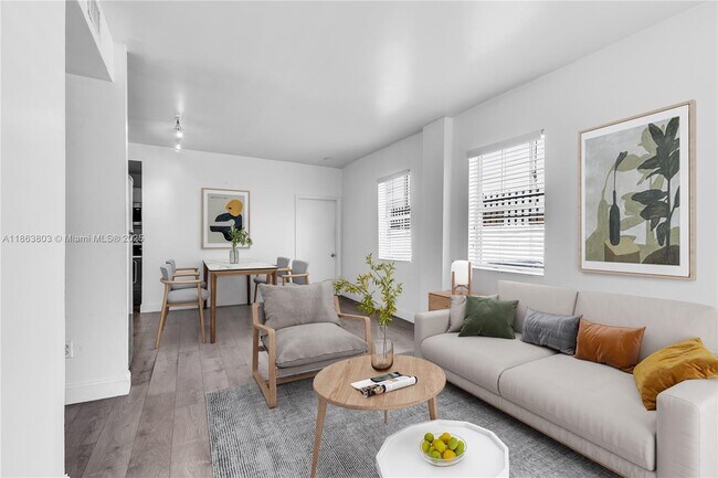 737 Jefferson Ave in Miami Beach, FL - Building Photo - Building Photo