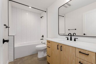 2123 2nd Ave N in Seattle, WA - Building Photo - Building Photo