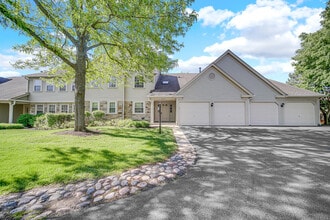 2403 Mallow Ct in Schaumburg, IL - Building Photo - Building Photo