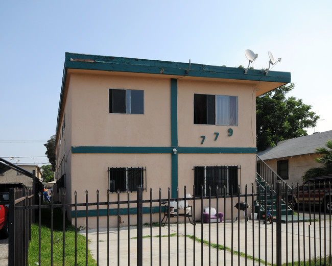 779 E 41st Pl in Los Angeles, CA - Foto de edificio - Building Photo