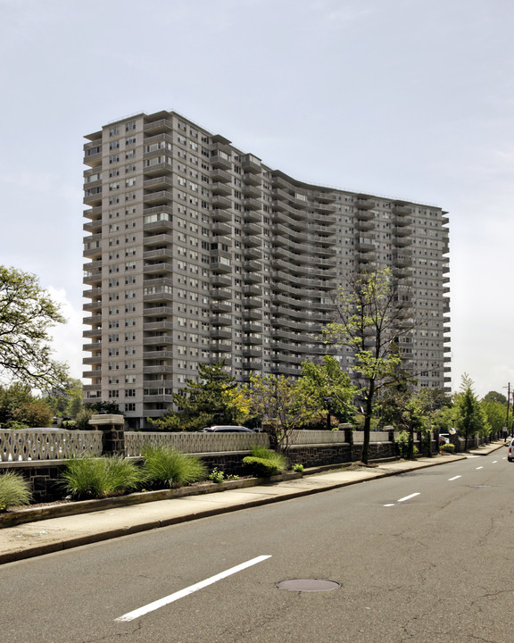 Mediterranean Towers North & South in Fort Lee, NJ - Building Photo