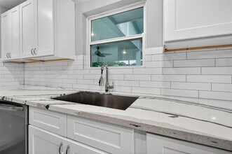 19543 Quiet Brook Dr in Houston, TX - Building Photo - Building Photo