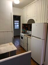 1018 Campbell Ave, Unit 1018-Left side in Waterloo, IA - Foto de edificio - Building Photo