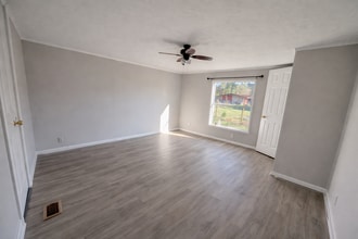 5094 Red Barn Rd in Milton, FL - Building Photo - Building Photo