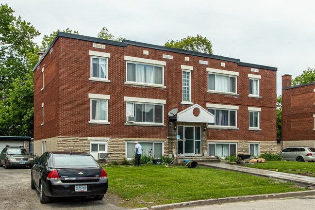 313 Irene Cres in Ottawa, ON - Building Photo - Building Photo