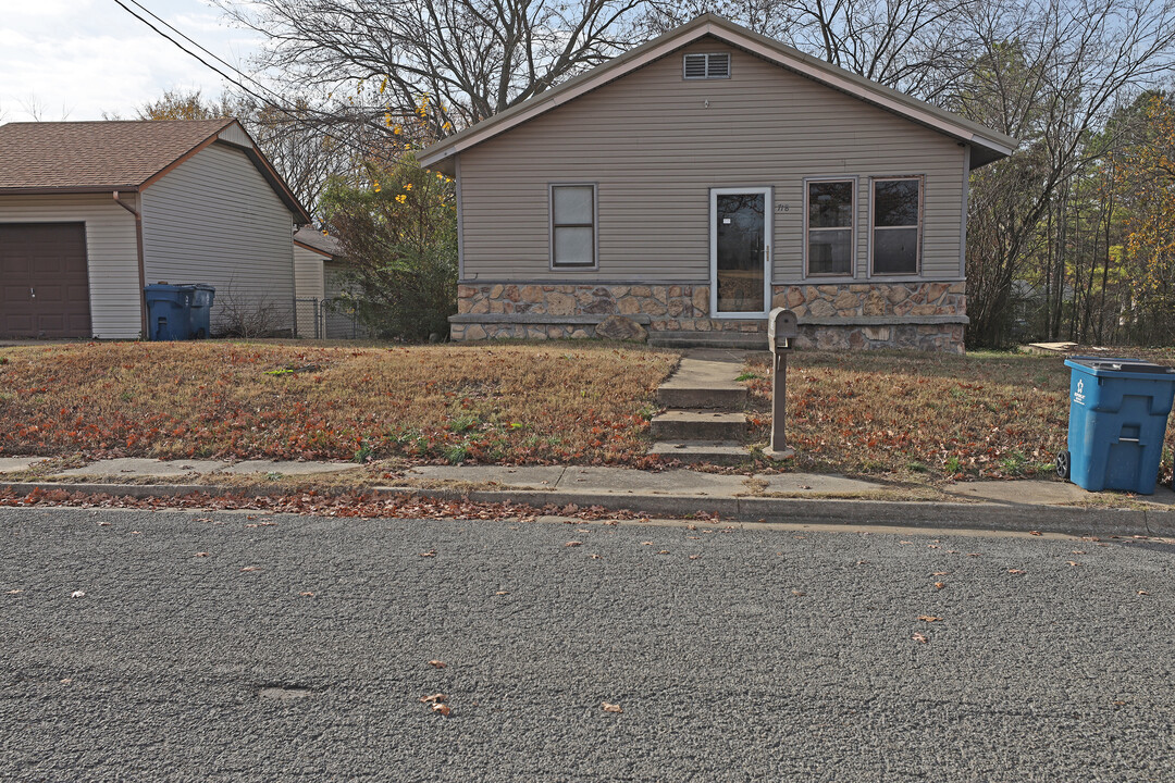 718 W Madison Ave in Mcalester, OK - Building Photo