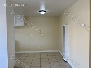 38581 10th Pl E in Palmdale, CA - Building Photo - Building Photo