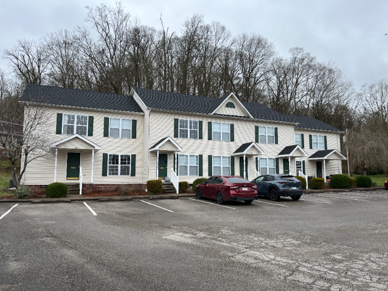 2106 Shadyside Rd, Unit Unit D in St. Albans, WV - Building Photo