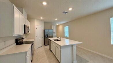 3314 Pine Lily Ave in Poinciana, FL - Building Photo - Building Photo