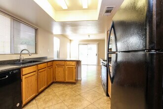 1226 E Helena Dr in Phoenix, AZ - Building Photo - Building Photo