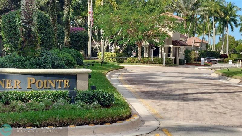 21114 Vía Eden in Boca Raton, FL - Foto de edificio