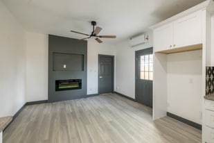 3925 Verdugo Ln in Bakersfield, CA - Building Photo