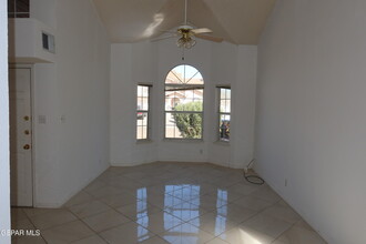 5668 Schwarzkopf Dr in El Paso, TX - Building Photo - Building Photo